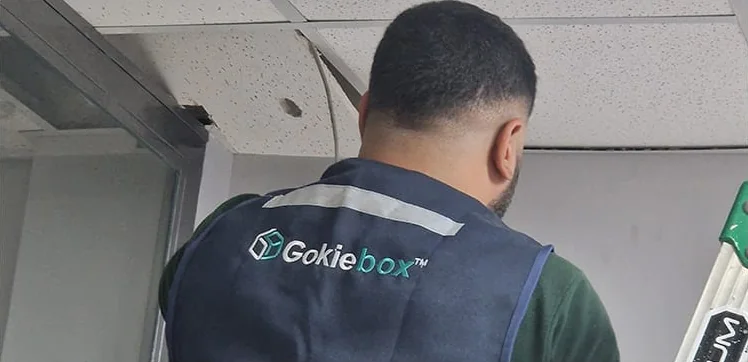 Técnico de Gokiebox en una visita presencial